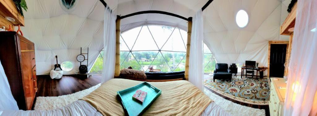 Waterfront Luxury Glamping Dome Hotel Rogersville Ngoại thất bức ảnh
