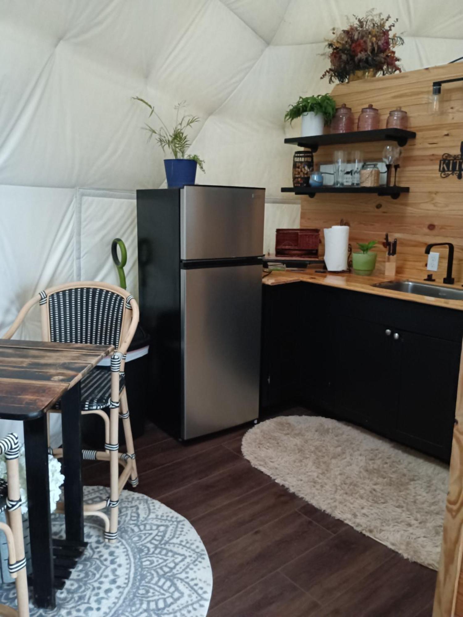 Waterfront Luxury Glamping Dome Hotel Rogersville Ngoại thất bức ảnh